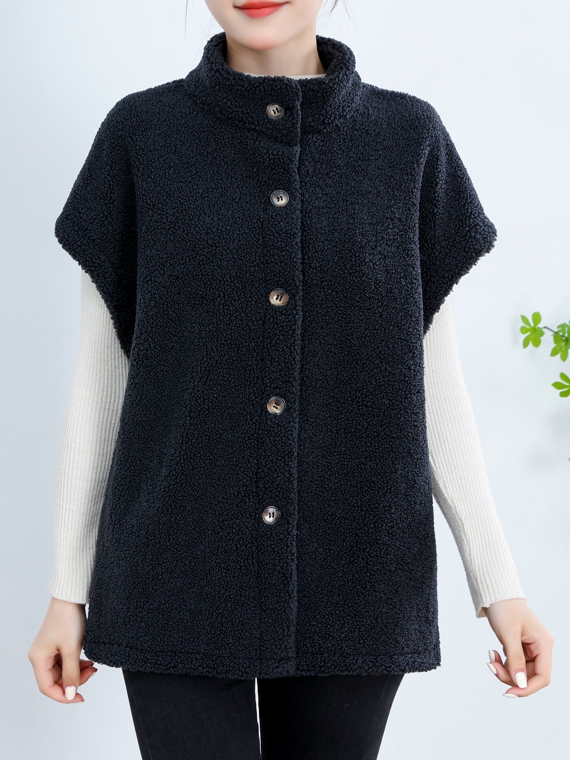 纽扣前襟泰迪熊背心 休闲短袖纯色百搭女士背心服装细节图 0