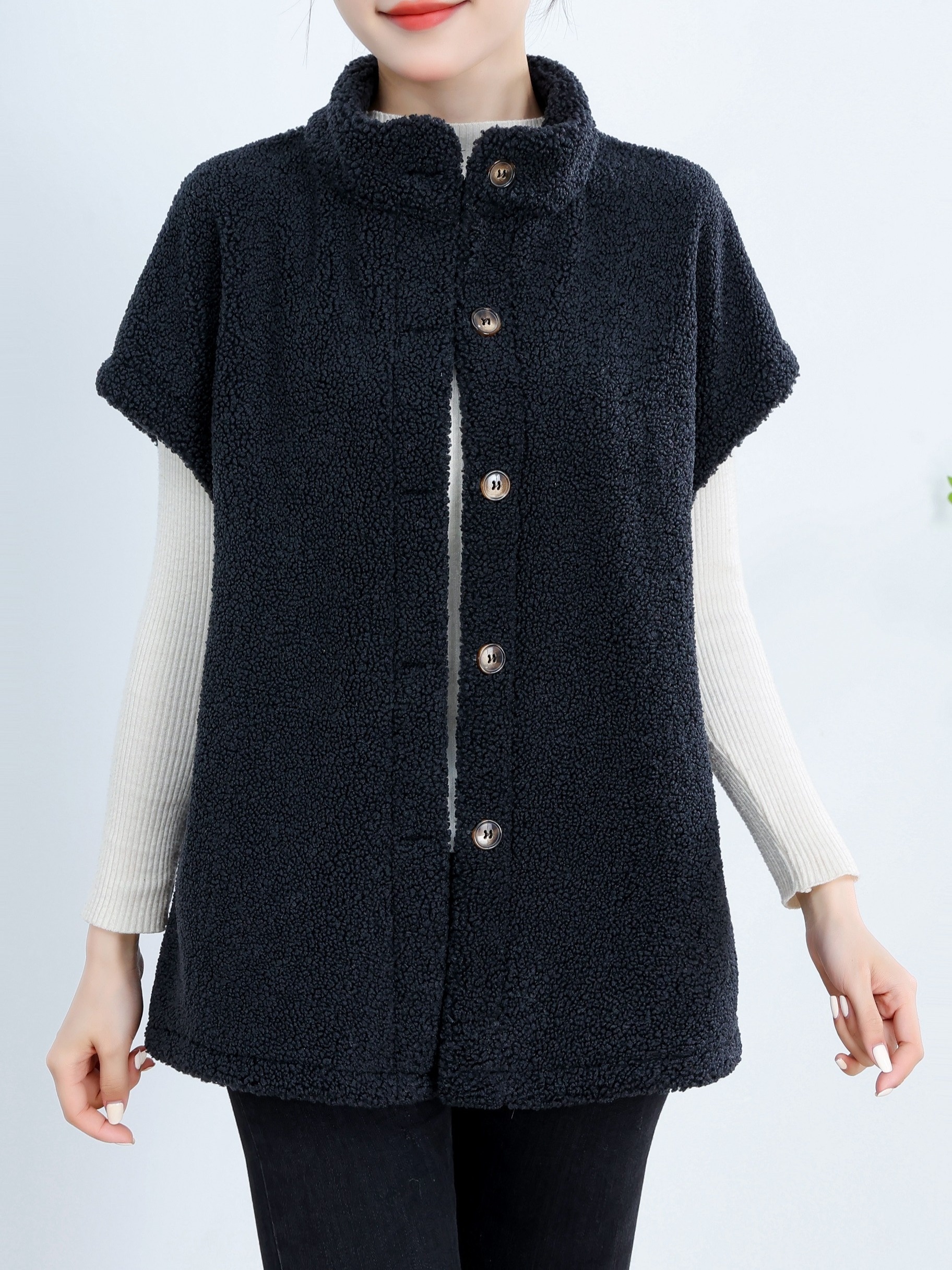 纽扣前襟泰迪熊背心 休闲短袖纯色百搭女士背心服装细节图 2