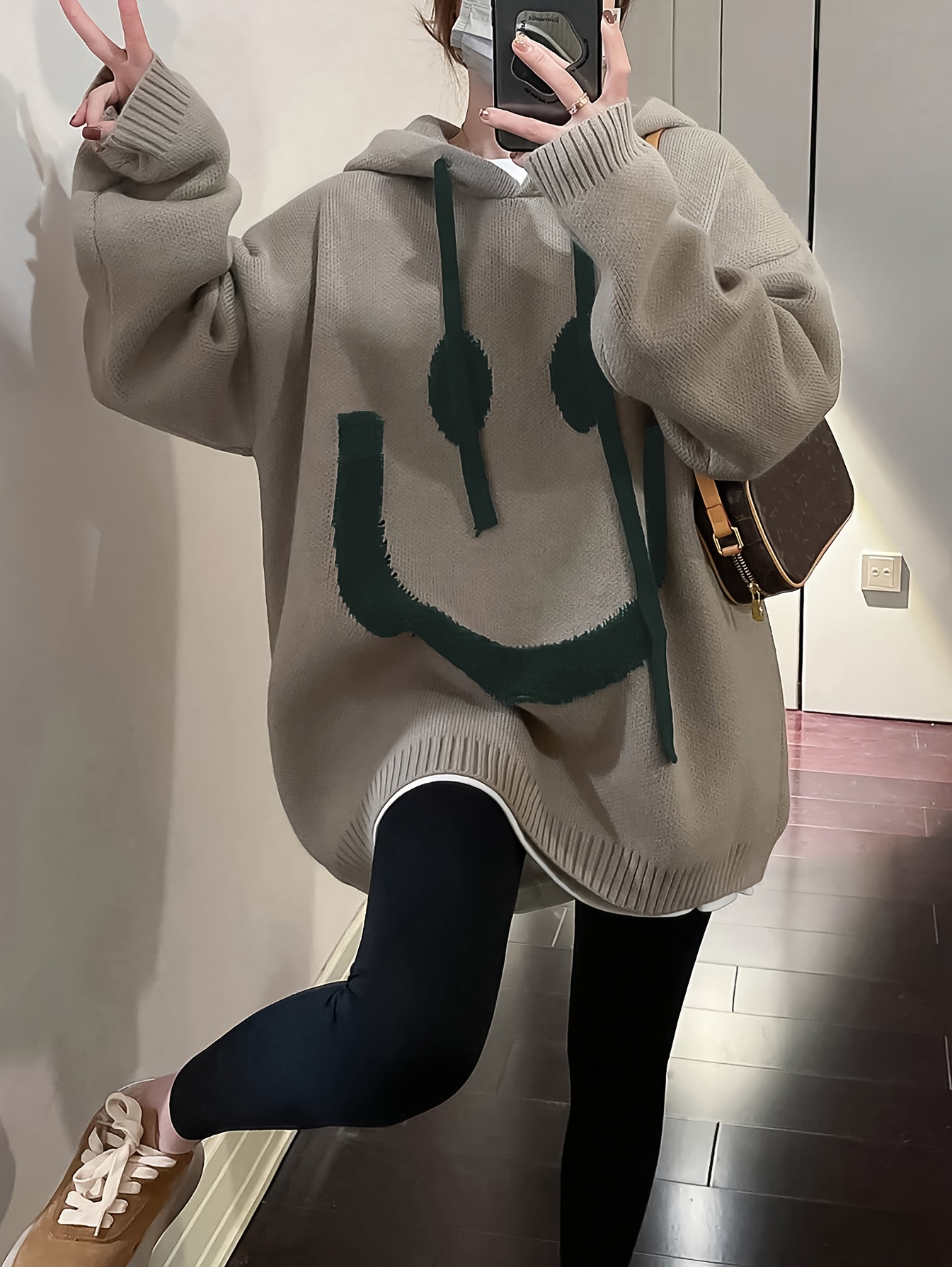 笑脸图案加大码连帽衫，休闲抽绳长袖毛衣，女士服装细节图 0