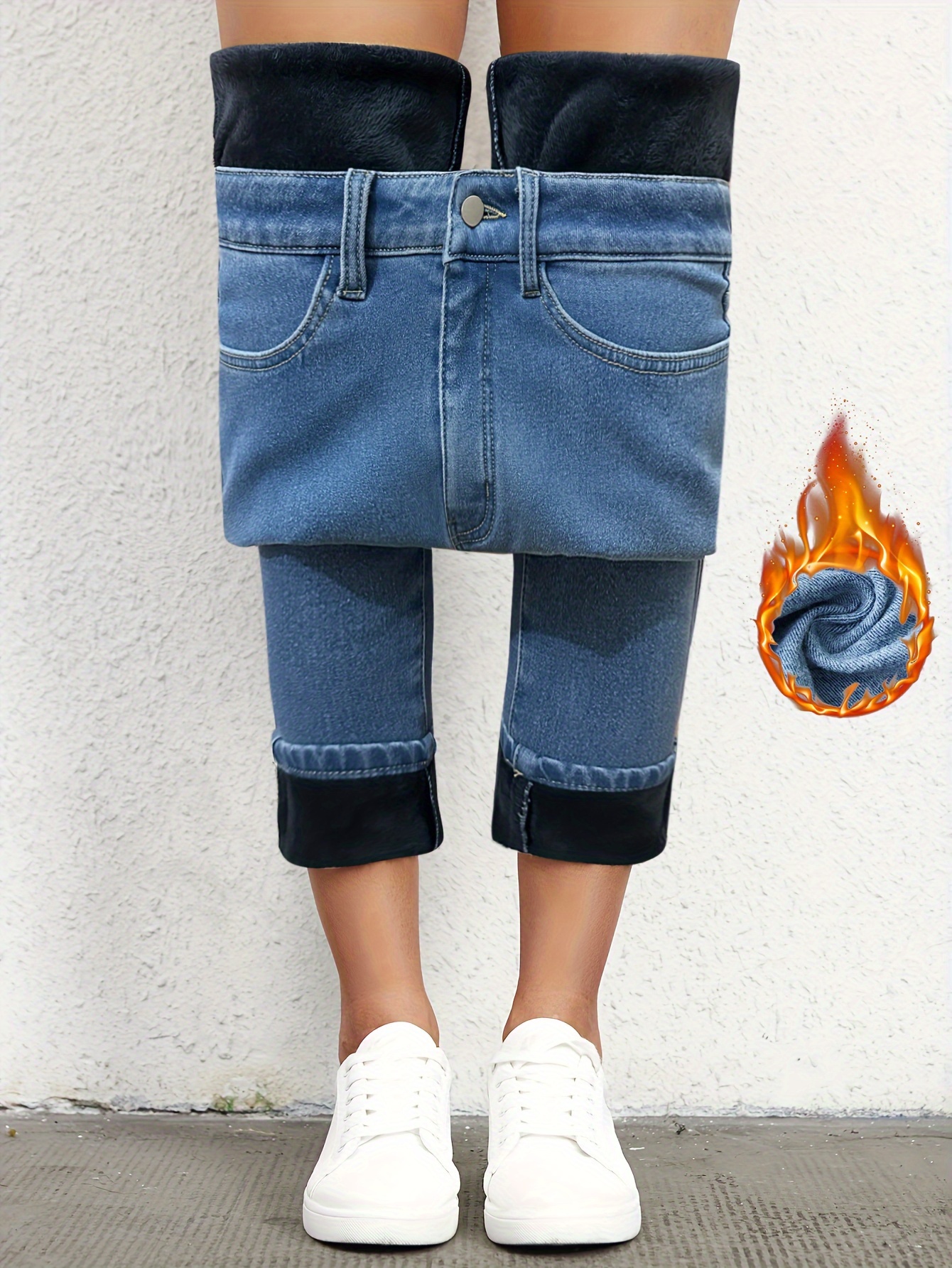 女士加绒修身紧身牛仔裤上身效果示意（模特图）